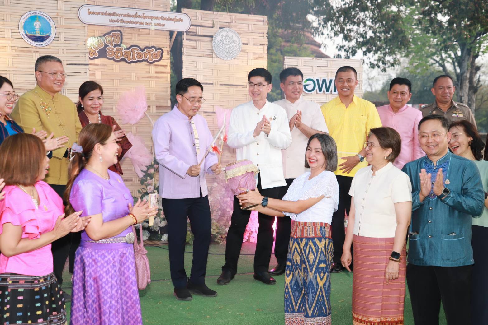 พิธีเปิดกิจกรรมโครงการส่งเสริมการท่องเที่ยวโดยชุมชนจังหวัดสุโขทัย “สุโข สุขี วิถีสุโขทัย”