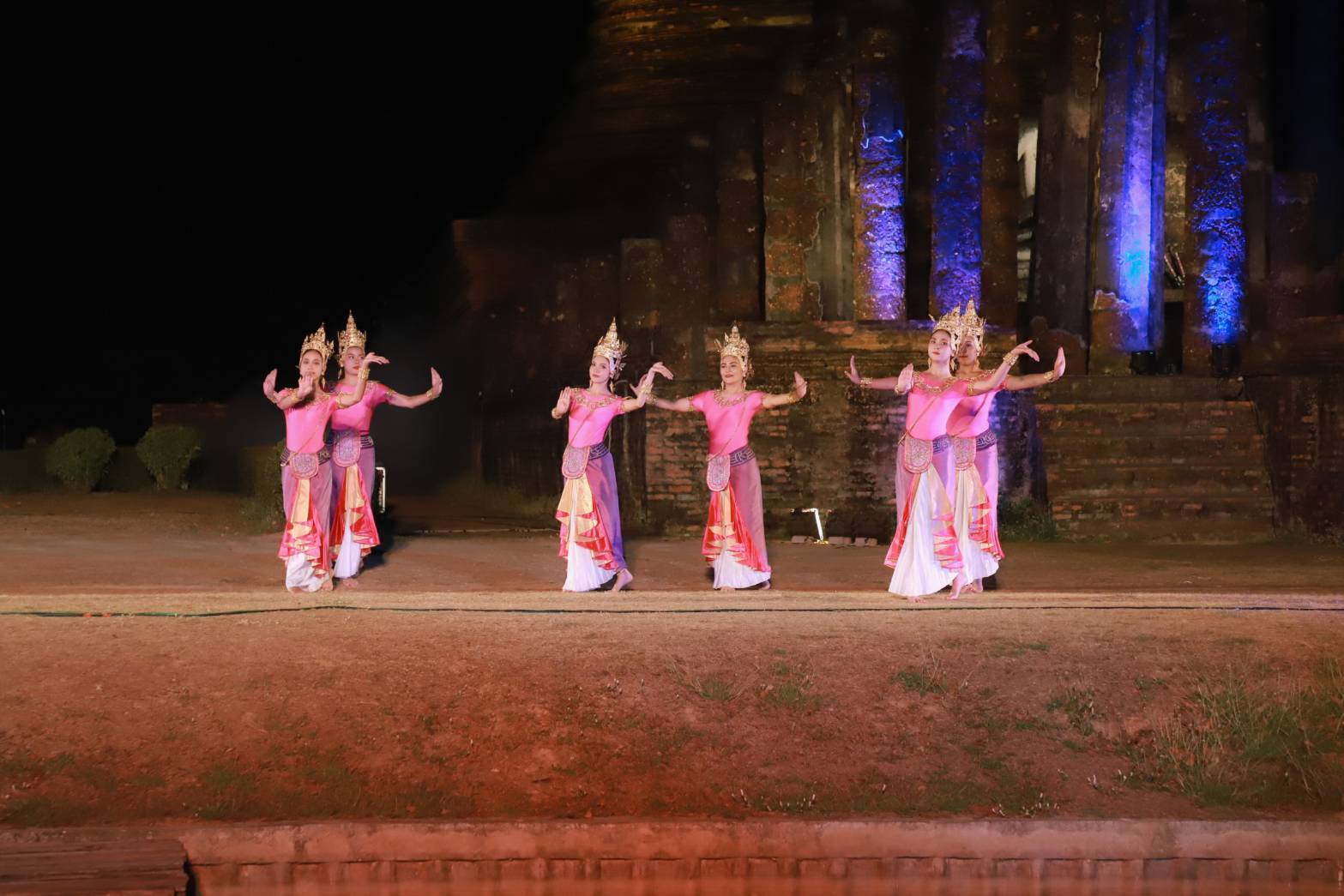 พิธีเปิดกิจกรรมโครงการส่งเสริมการท่องเที่ยวโดยชุมชนจังหวัดสุโขทัย “สุโข สุขี วิถีสุโขทัย”