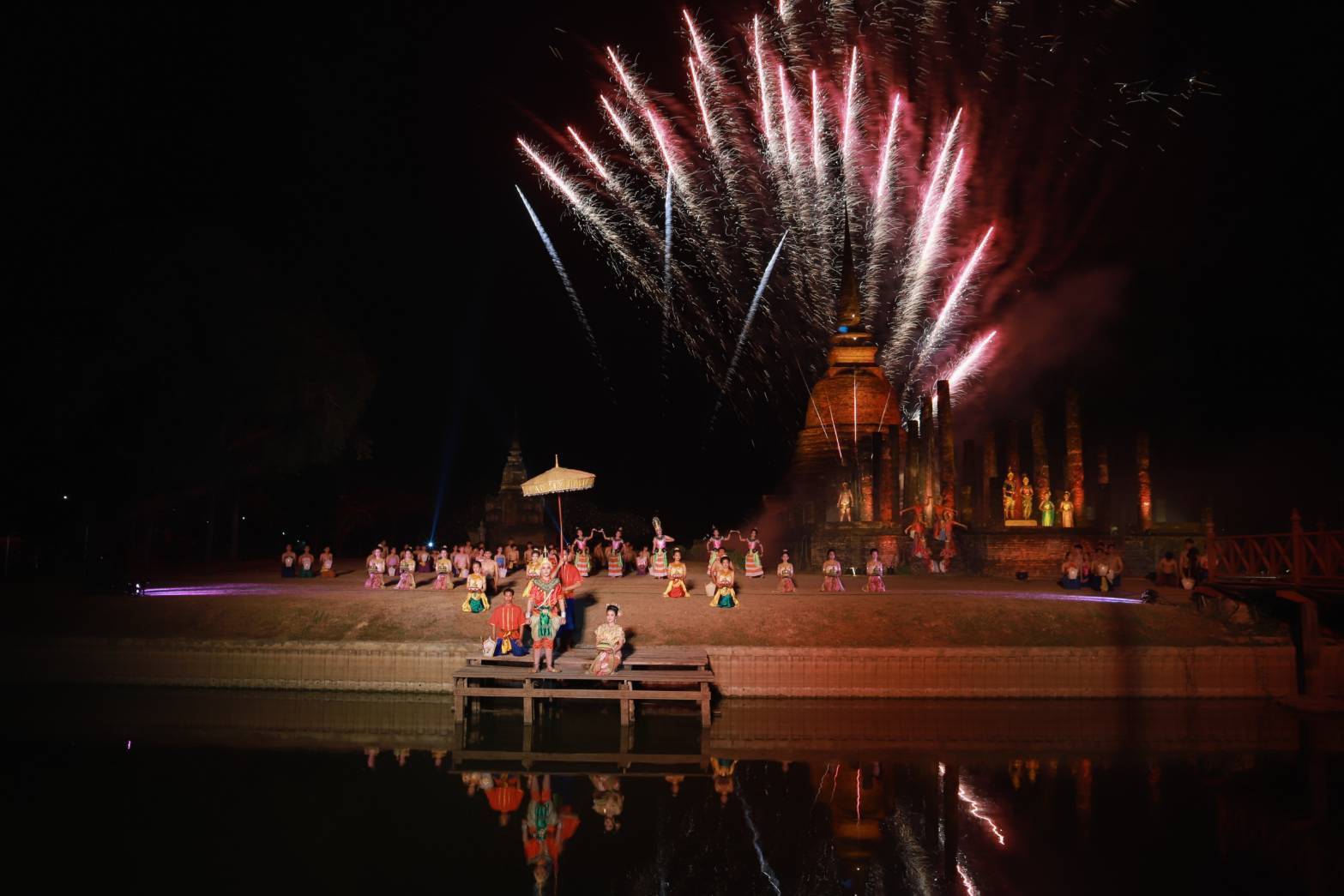 พิธีเปิดกิจกรรมโครงการส่งเสริมการท่องเที่ยวโดยชุมชนจังหวัดสุโขทัย “สุโข สุขี วิถีสุโขทัย”