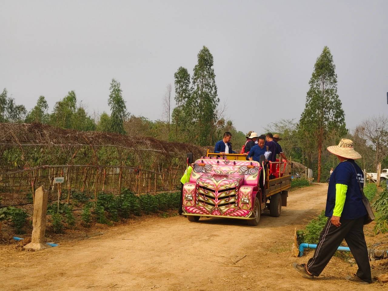 กิจกรรม ผู้นำอาสาพัฒนาชุมชนสัญจร จังหวัดสุโขทัย ภายใต้แนวคิด “อช.รวมใจ ขจัดภัยแก้จน พัฒนาชุมชนอย่างพอเพียง”