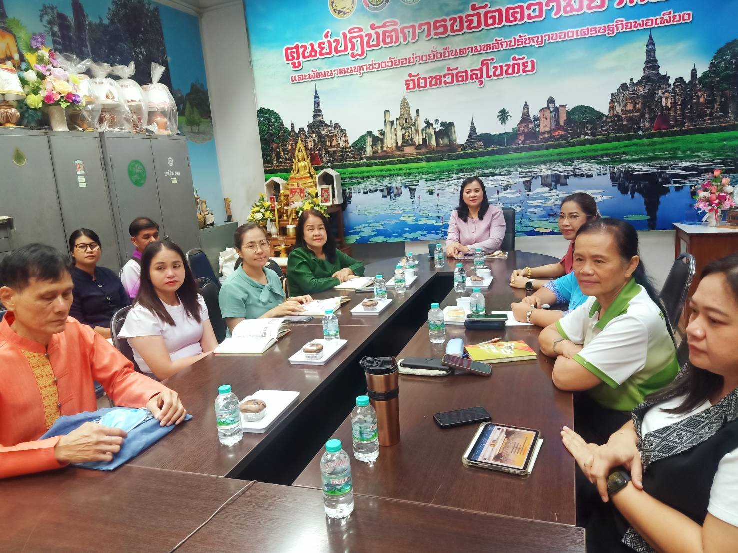 ร่วมรับฟังโครงการถ่ายทอดองค์ความรู้การเป็นพี่เลี้ยงพัฒนากร ผ่านระบบวีดีทัศน์ทางไกล (Video Conference)