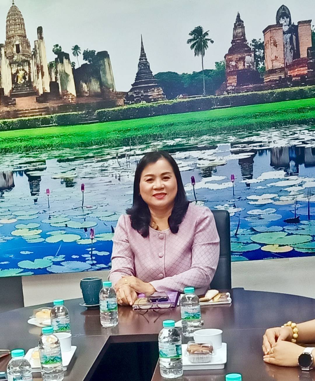 ร่วมรับฟังโครงการถ่ายทอดองค์ความรู้การเป็นพี่เลี้ยงพัฒนากร ผ่านระบบวีดีทัศน์ทางไกล (Video Conference)