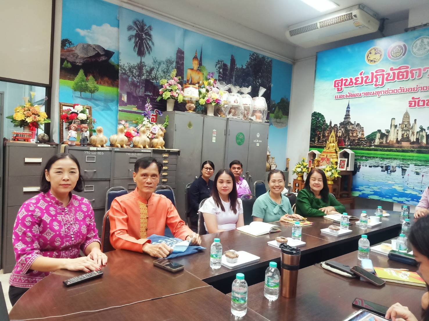 ร่วมรับฟังโครงการถ่ายทอดองค์ความรู้การเป็นพี่เลี้ยงพัฒนากร ผ่านระบบวีดีทัศน์ทางไกล (Video Conference)