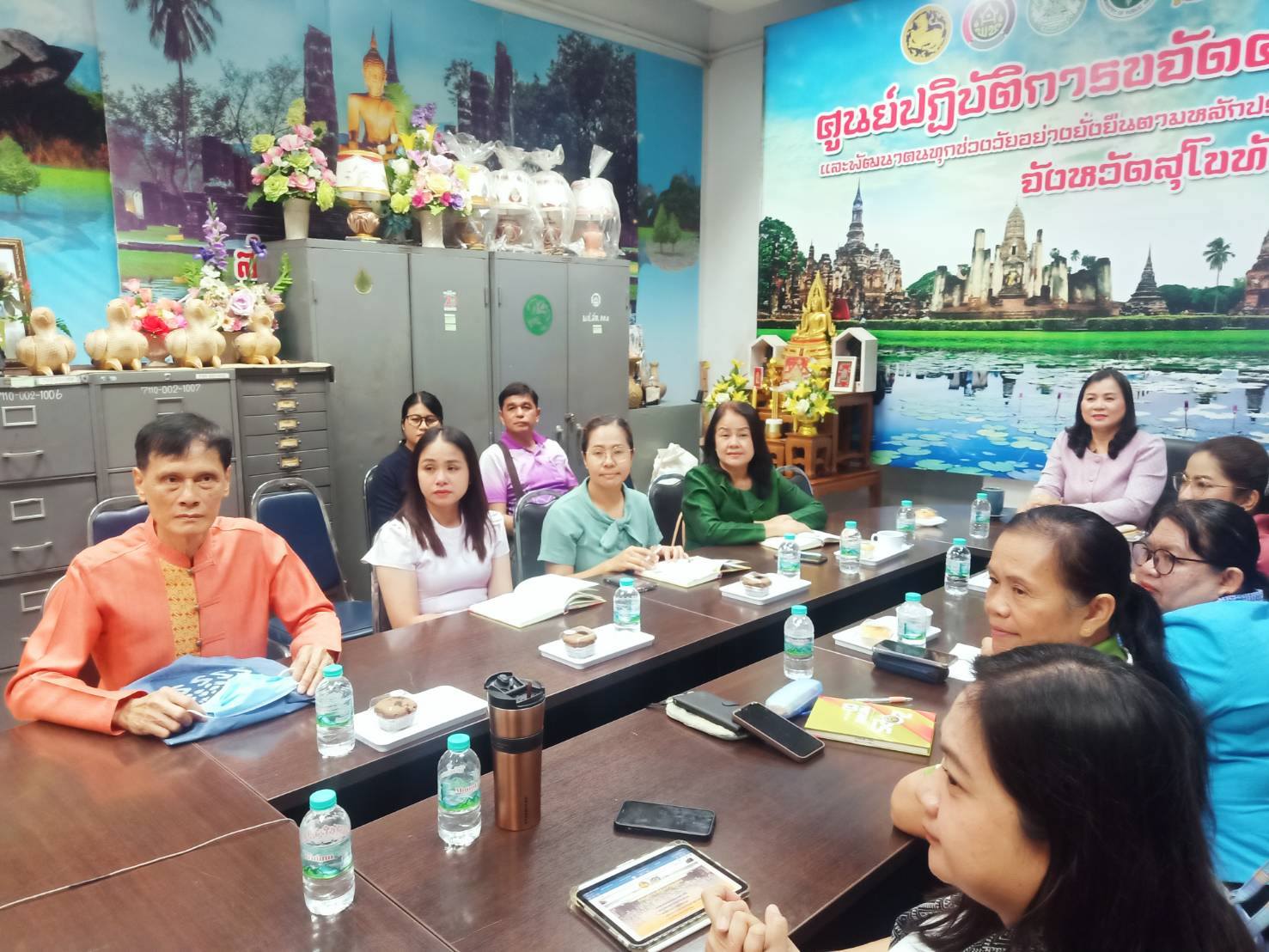 ร่วมรับฟังโครงการถ่ายทอดองค์ความรู้การเป็นพี่เลี้ยงพัฒนากร ผ่านระบบวีดีทัศน์ทางไกล (Video Conference)