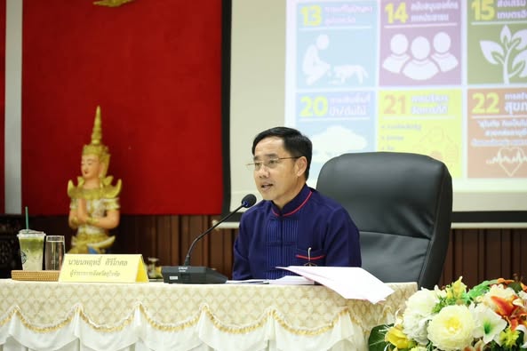 ผู้ว่าราชการจังหวัดสุโขทัยลงพื้นที่มอบแนวทางการดำเนินงานในอำเภอทุ่งเสลี่ยม