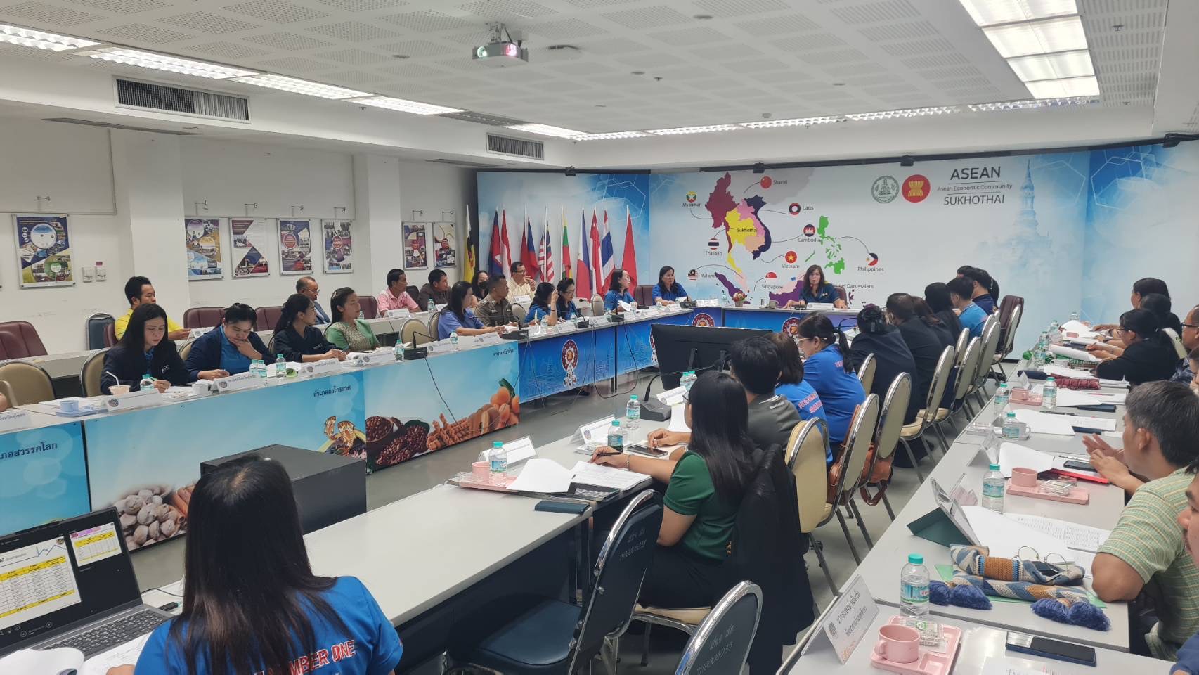 การประชุมคณะทำงานบริหารจัดเก็บข้อมูลความจำเป็นพื้นฐาน (จปฐ.) และข้อมูลพื้นฐานระดับหมู่บ้าน (กชช.2ค) ด้วยเครื่องมืออิเล็กทรอนิกส์ ระดับจังหวัด ประจำปี 2568 ครั้งที่ 2/2568