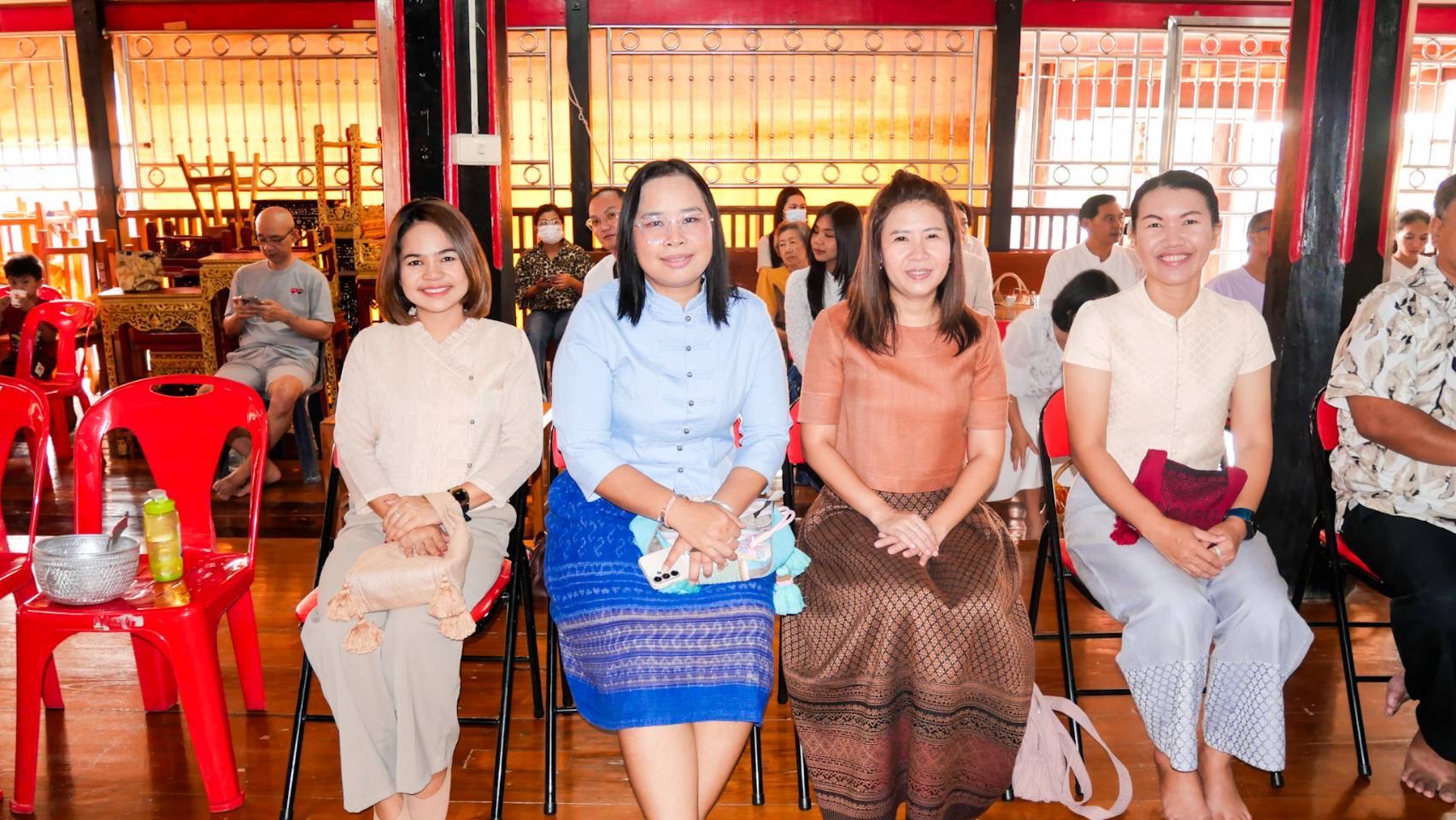 ผู้ว่าราชการจังหวัดสุโขทัยนำพุทธศาสนิกชนทำบุญตักบาตรเนื่องในวันวิสาขบูชา ประจำปี 2568