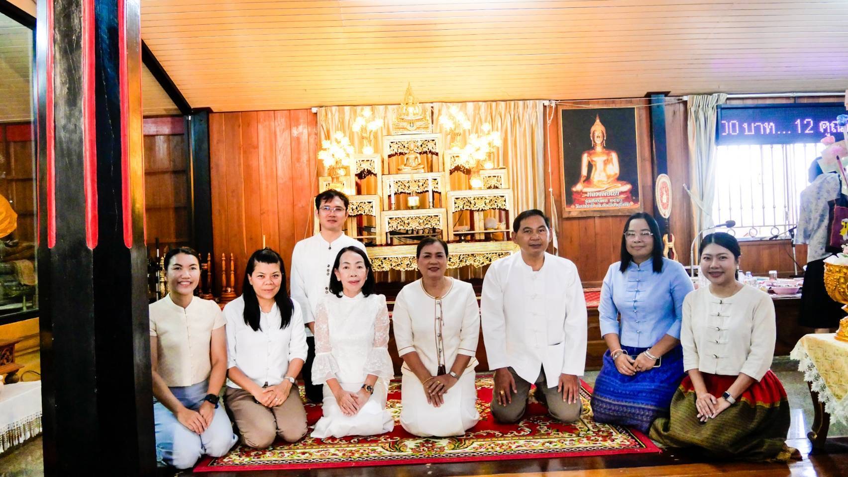 ผู้ว่าราชการจังหวัดสุโขทัยนำพุทธศาสนิกชนทำบุญตักบาตรเนื่องในวันวิสาขบูชา ประจำปี 2568