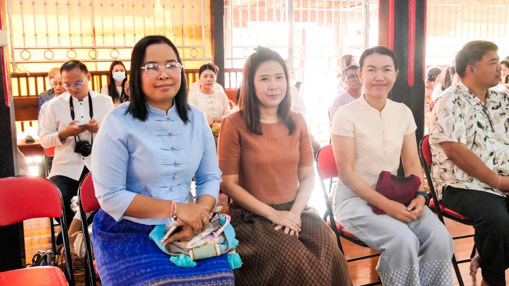 ผู้ว่าราชการจังหวัดสุโขทัยนำพุทธศาสนิกชนทำบุญตักบาตรเนื่องในวันวิสาขบูชา ประจำปี 2568