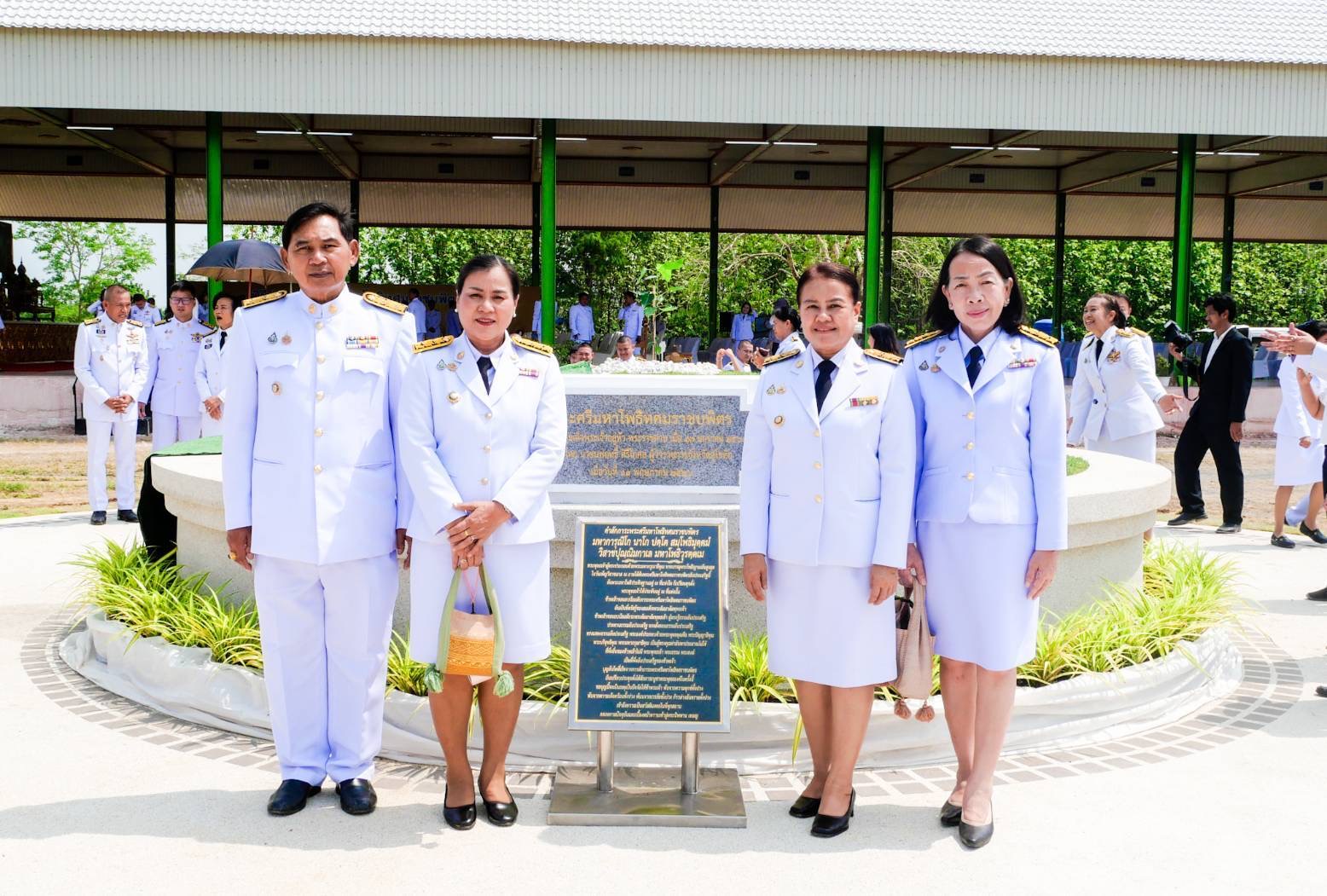 จังหวัดสุโขทัยจัดพิธีปลูก “พระศรีมหาโพธิทศมราชบพิตร” และชมวีดิทัศน์ “ธรรมนาวาวัง” ธรรมะพระราชทาน เนื่องในวันวิสาขบูชา พ.ศ. 2568