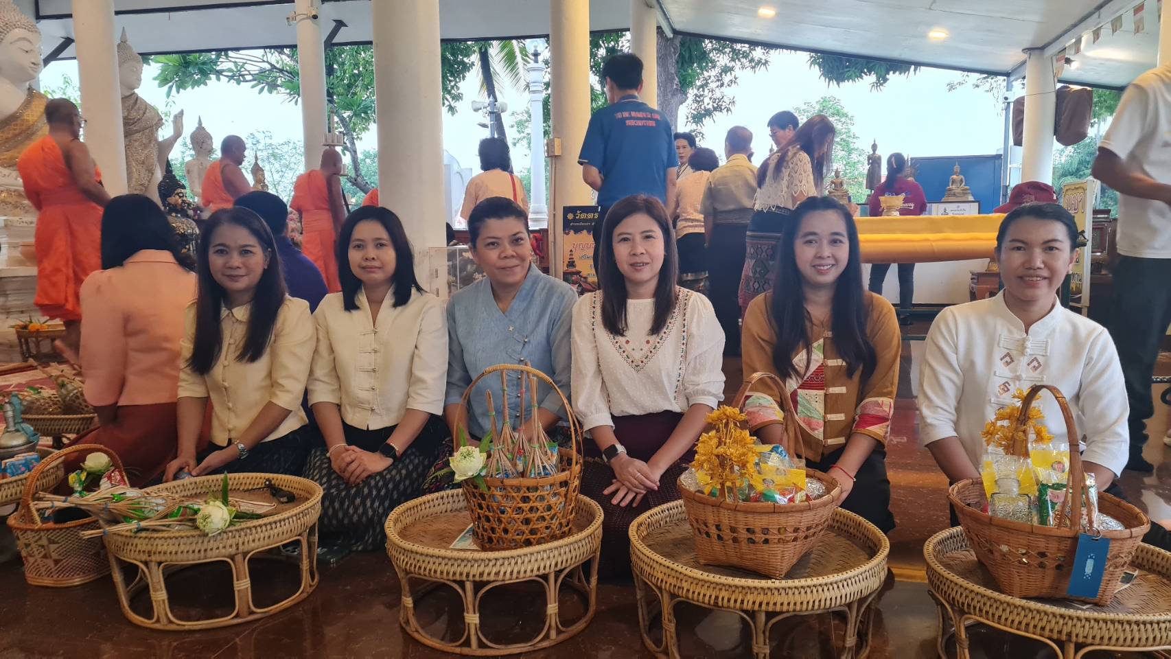 พัฒนาชุมชนสุโขทัยร่วมกิจกรรม “ใส่บาตร ใส่ใจ ใส่ผ้าไทย ไปออมบุญ”เพื่อเป็นสิริมงคลและสร้างขวัญกำลังใจในการทำงาน