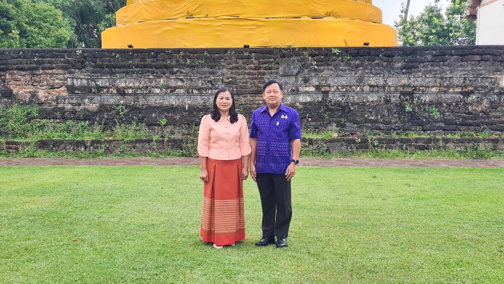 พัฒนาชุมชนสุโขทัยร่วมกิจกรรม “ใส่บาตร ใส่ใจ ใส่ผ้าไทย ไปออมบุญ”เพื่อเป็นสิริมงคลและสร้างขวัญกำลังใจในการทำงาน