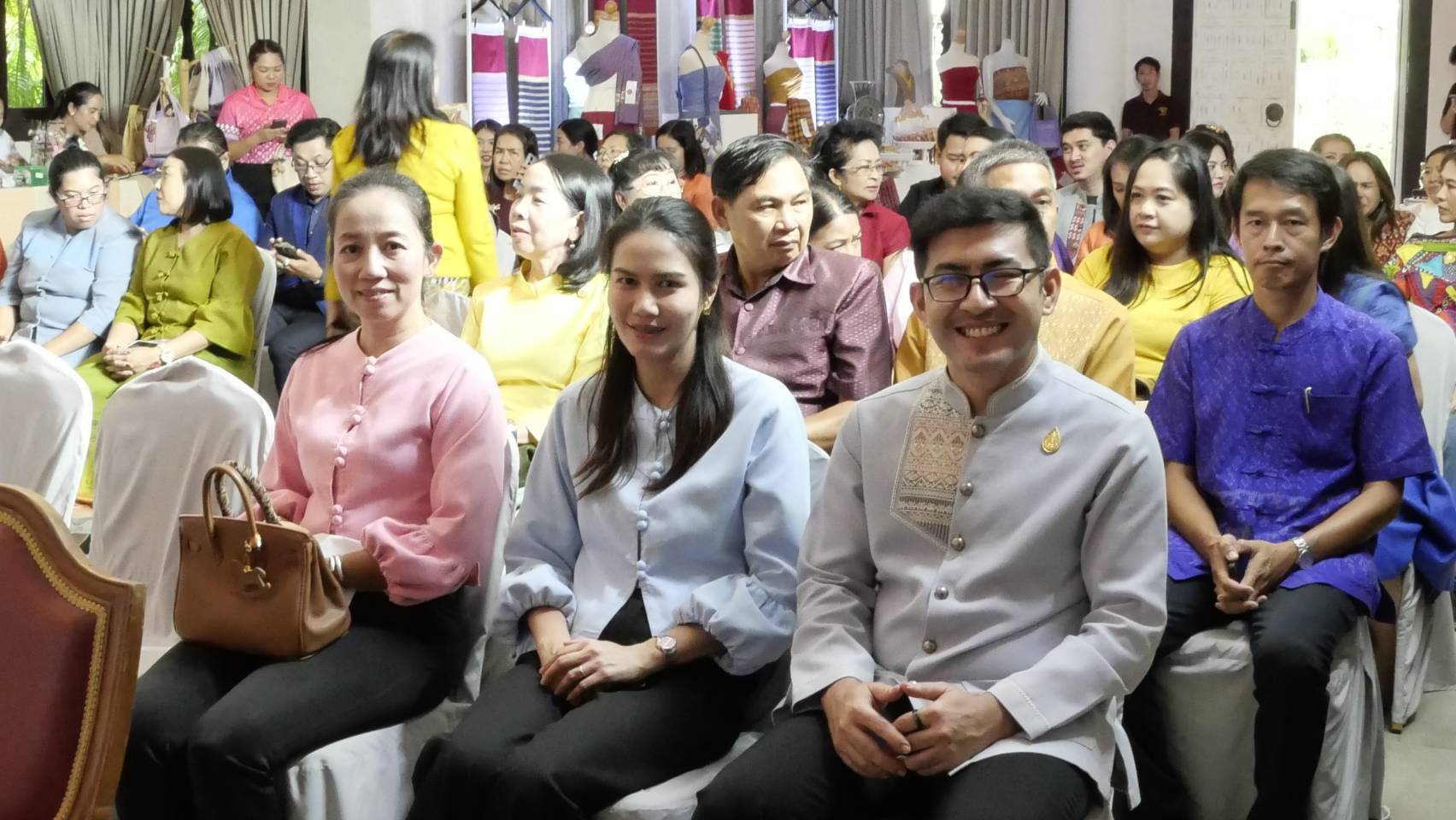 พช.สุโขทัย จัดพิธีแถลงข่าว OTOP หัตถศิลป์ ของดีพื้นถิ่น เมืองรุ่งอรุณสุโขทัย