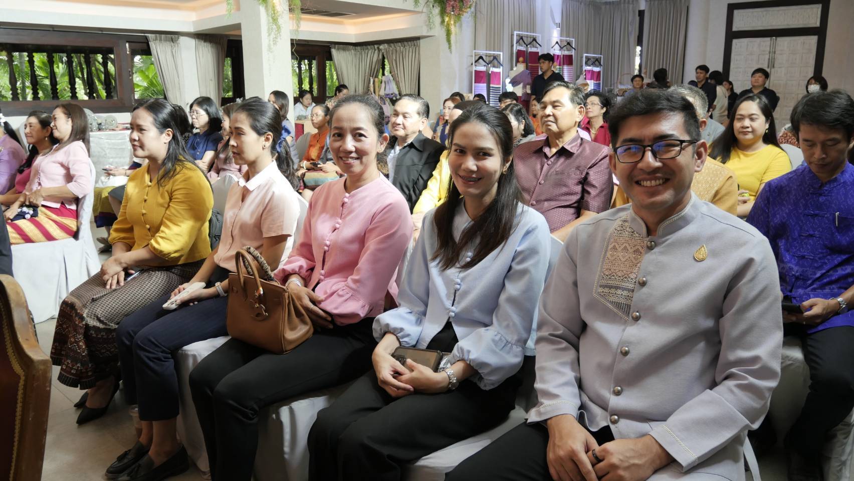 พช.สุโขทัย จัดพิธีแถลงข่าว OTOP หัตถศิลป์ ของดีพื้นถิ่น เมืองรุ่งอรุณสุโขทัย