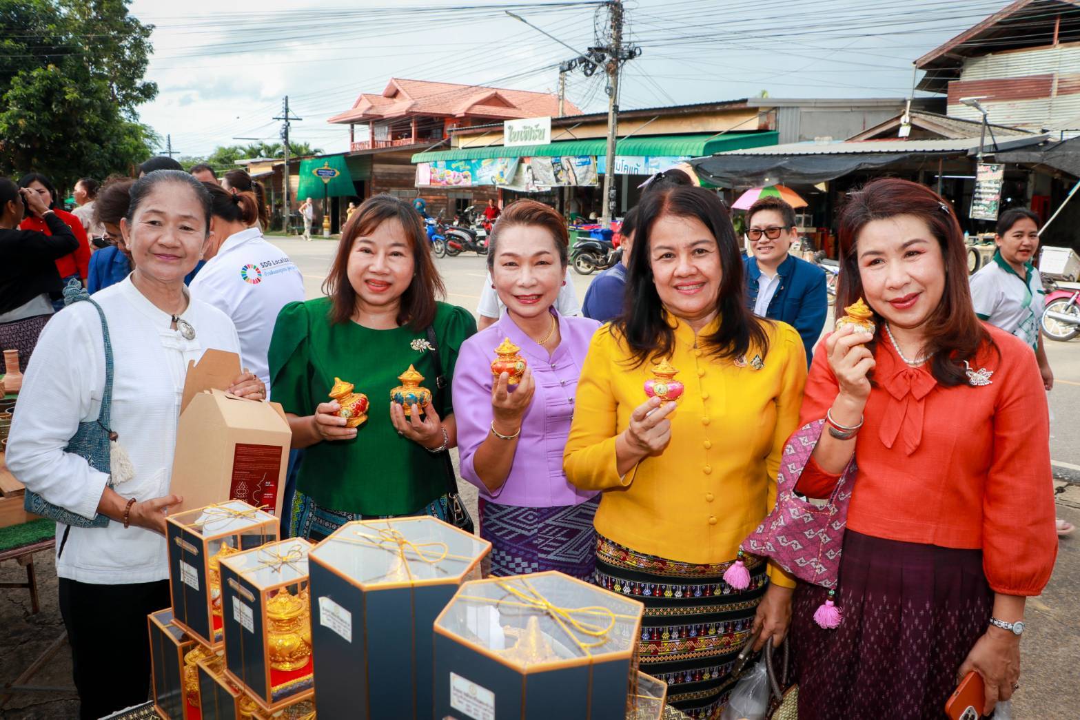 พช.สุโขทัย ร่วมพิธีเปิดโครงการส่งเสริมการท่องเที่ยวเชิงสร้างสรรค์และวัฒนธรรม กิจกรรม 1 อำเภอ 1 ลานสร้างสรรค์ อำเภอคีรีมาศ จังหวัดสุโขทัย ประจำปีงบประมาณ พ.ศ.2568