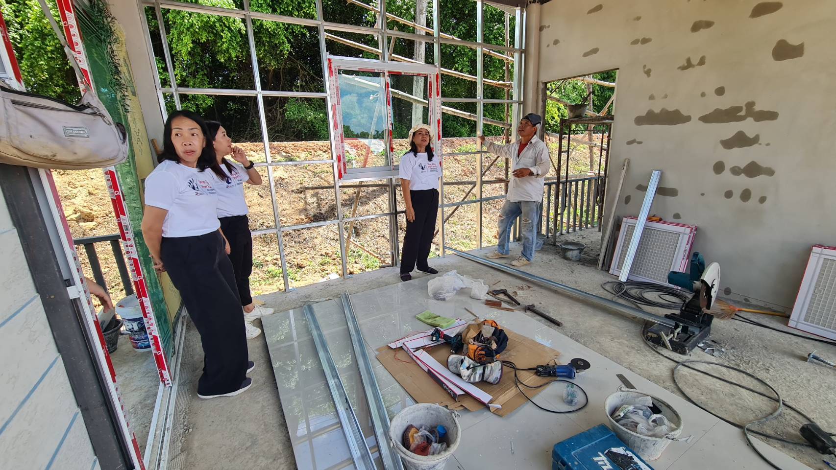 พัฒนาชุมชนจังหวัดสุโขทัย ติดตามผลการดำเนินงานโครงการบ้านห่วงใยจากใจ GLO ประจำปี 2568