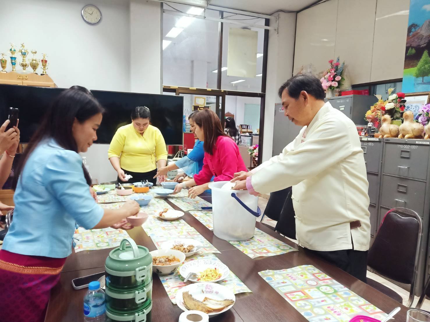 พัฒนาชุมชนสุโขทัยจัดกิจกรรมคัดแยกขยะเศษอาหารเพื่อช่วยลดโลกร้อน