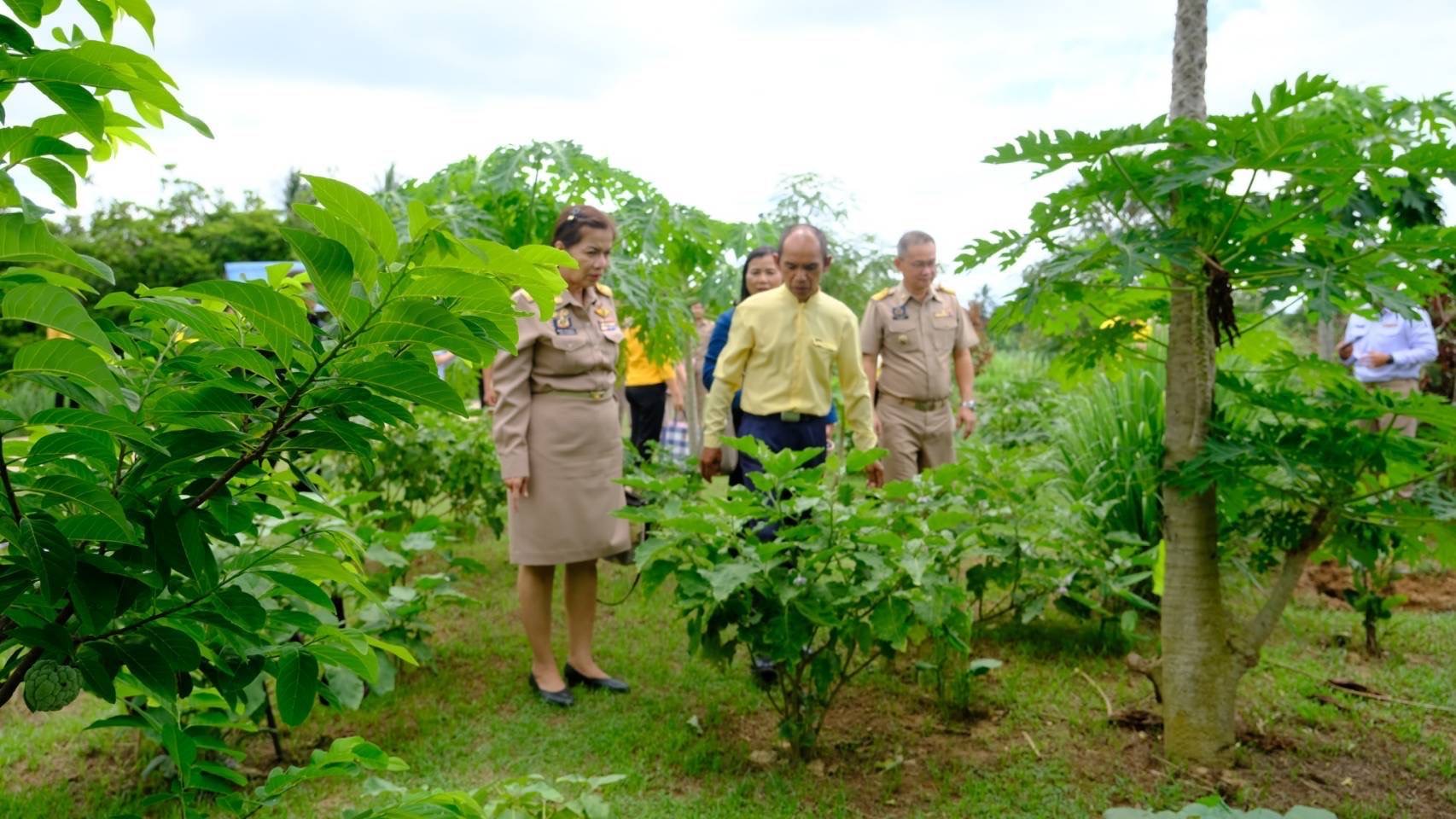 พัฒนาชุมชนสุโขทัยลงพื้นที่คัดสรรกิจกรรมพัฒนาชุมชนดีเด่นระดับจังหวัด ประจำปี 2568
