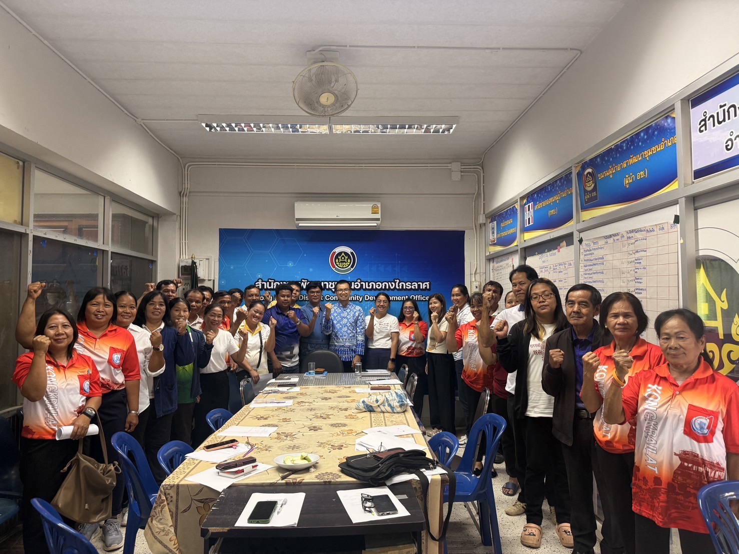 พัฒนาชุมชนสุโขทัย ลงพื้นที่เพื่อสนับสนุนการ จัดทำแบบสอบถาม เพื่อประเมินผลการดำเนินงานแผนปฏิบัติราชการประจำปี พ.ศ.2568 ของกรมการพัฒนาชุมชน