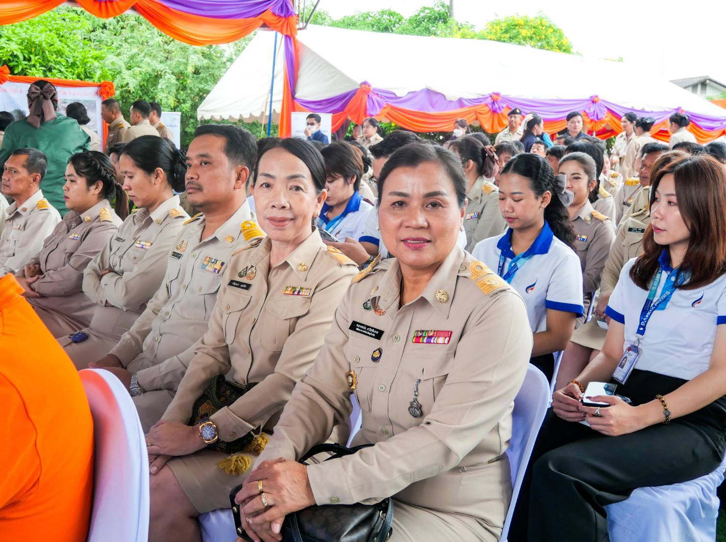 พช.สุโขทัยร่วมพิธีส่งมอบบ้านและอุปกรณ์ โครงการเก็บกล่องสร้างบ้าน เพื่อมูลนิธิอาสาเพื่อนพึ่ง (ภาฯ) ยามยาก สภากาชาดไทย ให้ผู้ประสบอุทกภัยตำบลท่าทอง อำเภอสวรรคโลก จังหวัดสุโขทัย จำนวน 3 หลัง