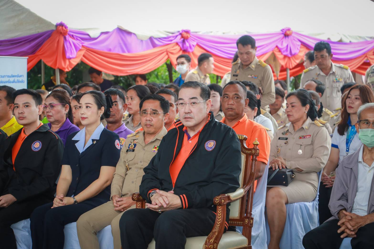 พช.สุโขทัยร่วมพิธีส่งมอบบ้านและอุปกรณ์ โครงการเก็บกล่องสร้างบ้าน เพื่อมูลนิธิอาสาเพื่อนพึ่ง (ภาฯ) ยามยาก สภากาชาดไทย ให้ผู้ประสบอุทกภัยตำบลท่าทอง อำเภอสวรรคโลก จังหวัดสุโขทัย จำนวน 3 หลัง