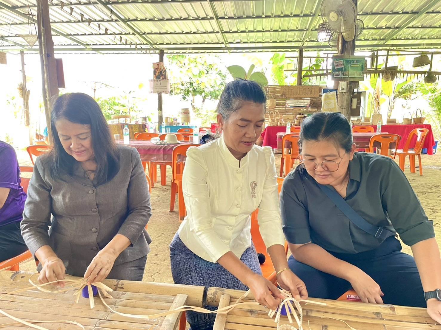 พัฒนาชุมชนร่วมกิจกรรมยกระดับชุมชนท่องเที่ยวในพื้นที่พิเศษตามเกณฑ์มาตรฐาน CBT Thailand