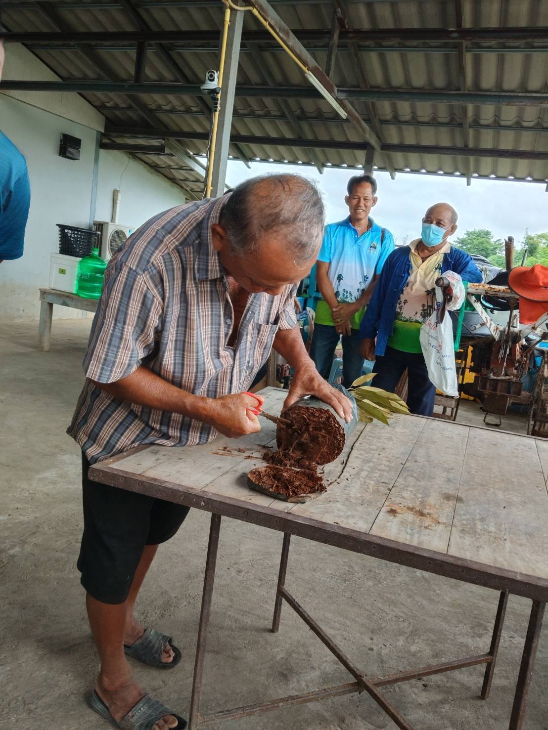 พช.สุโขทัย จัดกิจกรรม “หิ้วปิ่นโตไปเอามื้อสามัคคี เครือข่าย โคก หนอง นา พัฒนาชุมชนสุโขทัย”