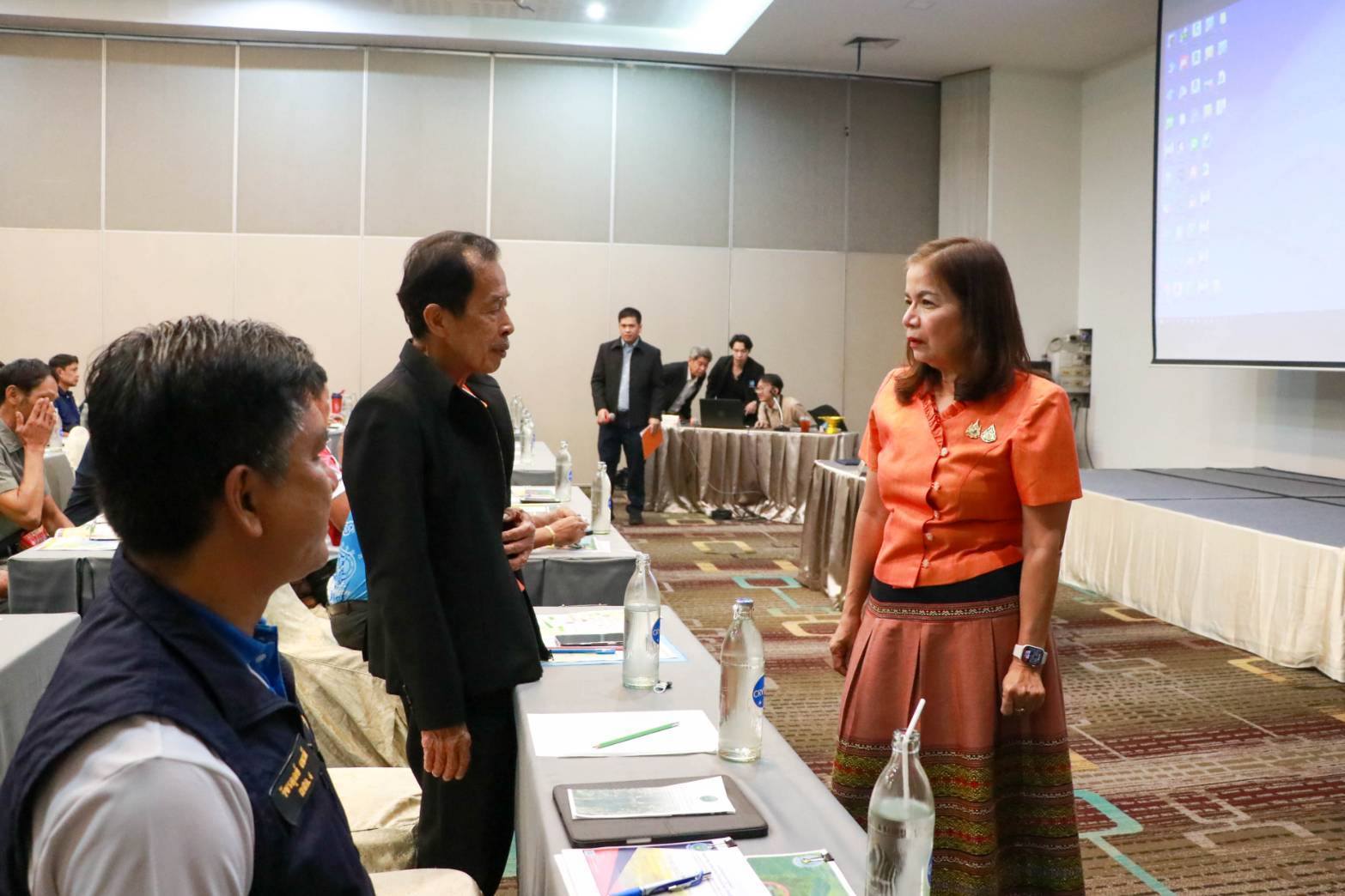 การประชุมปฐมนิเทศโครงการงานจ้างสำรวจ ออกแบบ โครงการอาคารบังคับน้ำในแม่น้ำยม จังหวัดสุโขทัย อาคารบังคับน้ำบ้านเกาะน้อย อำเภอศรีสัชนาลัย จังหวัดสุโขทัย อาคารบังคับน้ำบ้านบานชื่น อำเภอศรีสัชนาลัย จังหวัดสุโขทัย