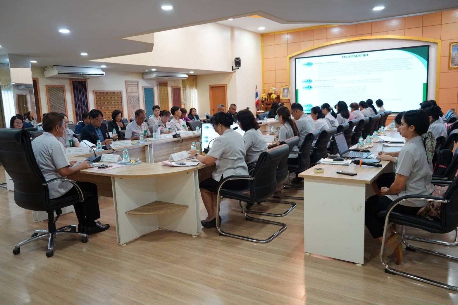 พัฒนาชุมชนสุโขทัย ร่วมประชุมคณะกรรมการและอนุกรรมการแพทย์อาสาสมเด็จพระศรีนครินทราบรมราชชนนี (พอ.สว.) ประจำจังหวัดสุโขทัย